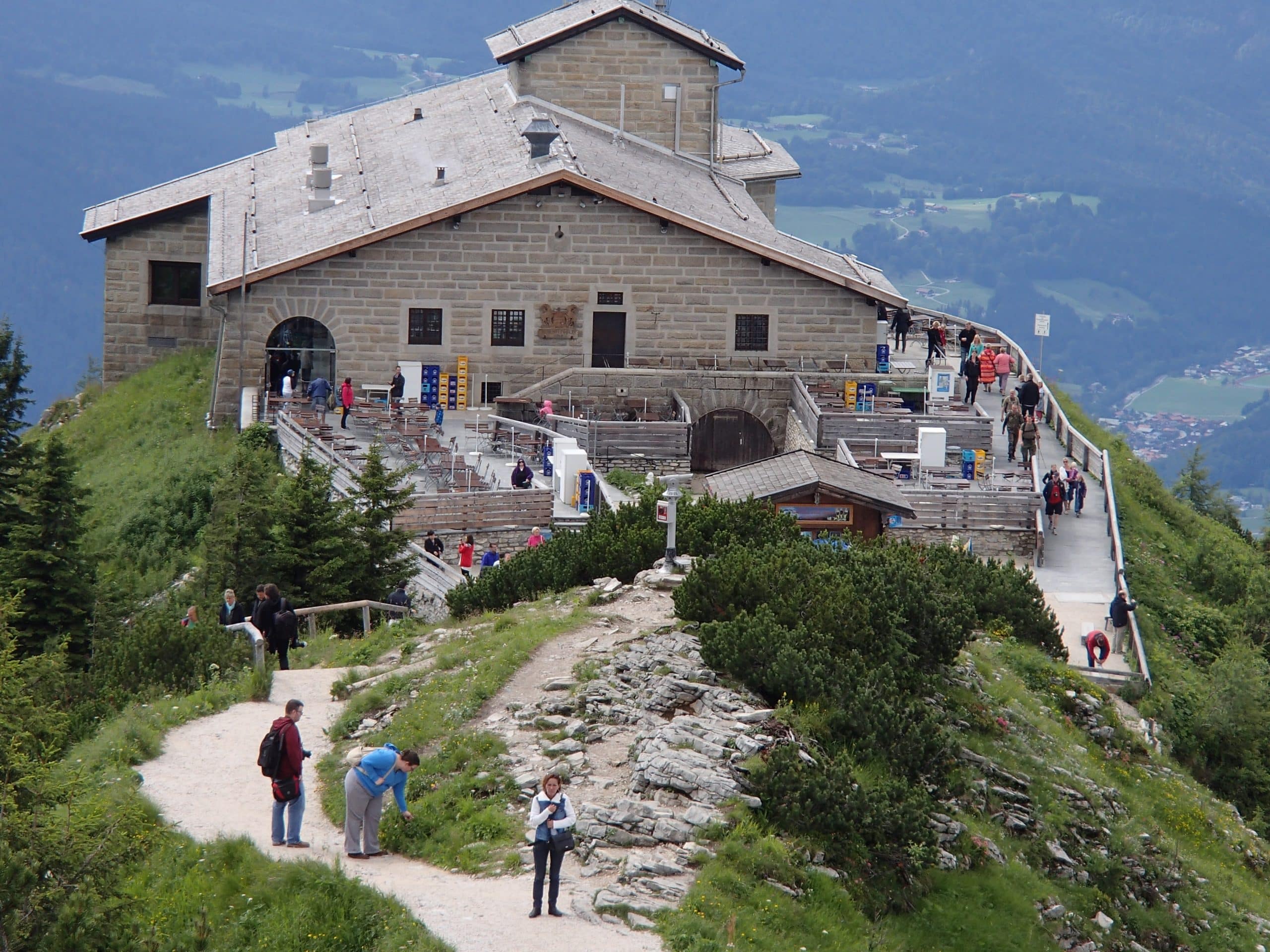 Private Eagle's Nest Tour Berchtesgaden with a local historical guide.